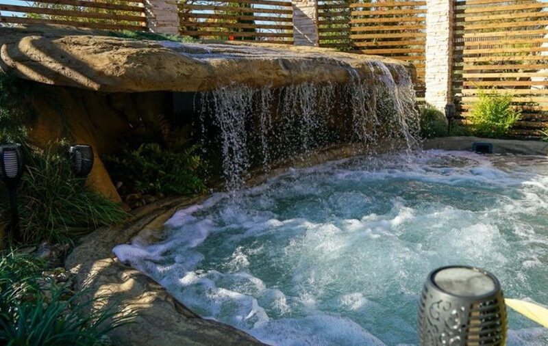 "SUNBAKE FALLS" SWIMMING POOL WATERFALL