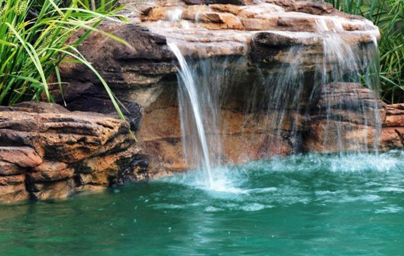 MALDIVES WATERFALL